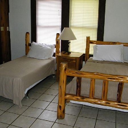 River Front Motel Бандера Екстериор снимка