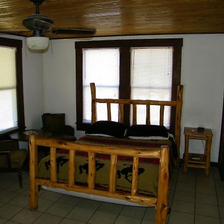 River Front Motel Бандера Екстериор снимка